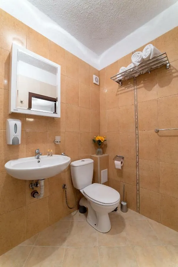 아파트 Comfort.Chic.Charming Apt With Terrace Near Ndk 소피아