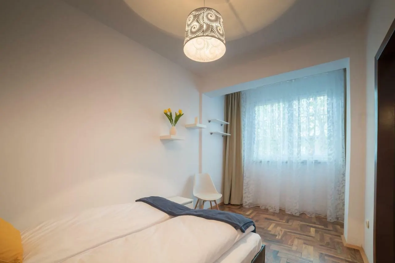 Comfort.Chic.Charming Apt With Terrace Near Ndk 소피아